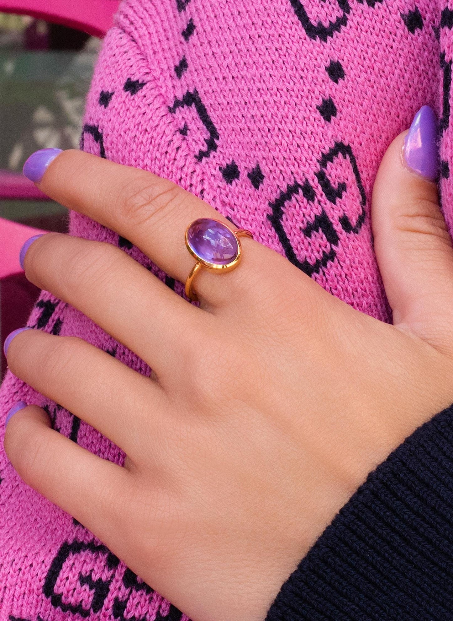 Amethyst Cabochon Bezel Ring in 18K Yellow Gold