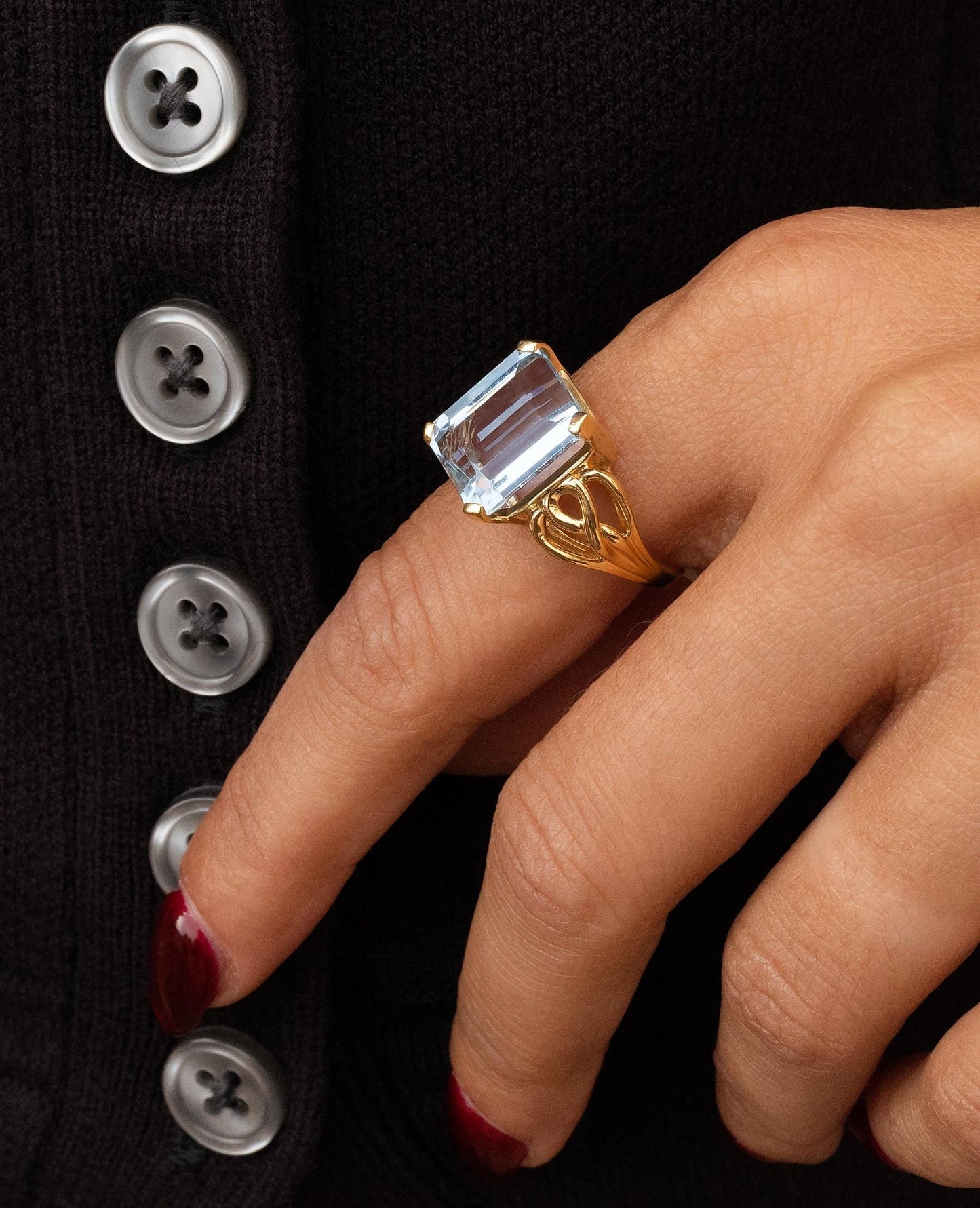 Aquamarine Ring in 14K Yellow Gold