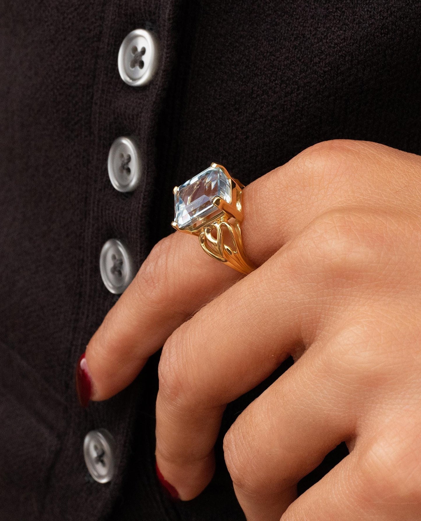 Aquamarine Ring in 14K Yellow Gold