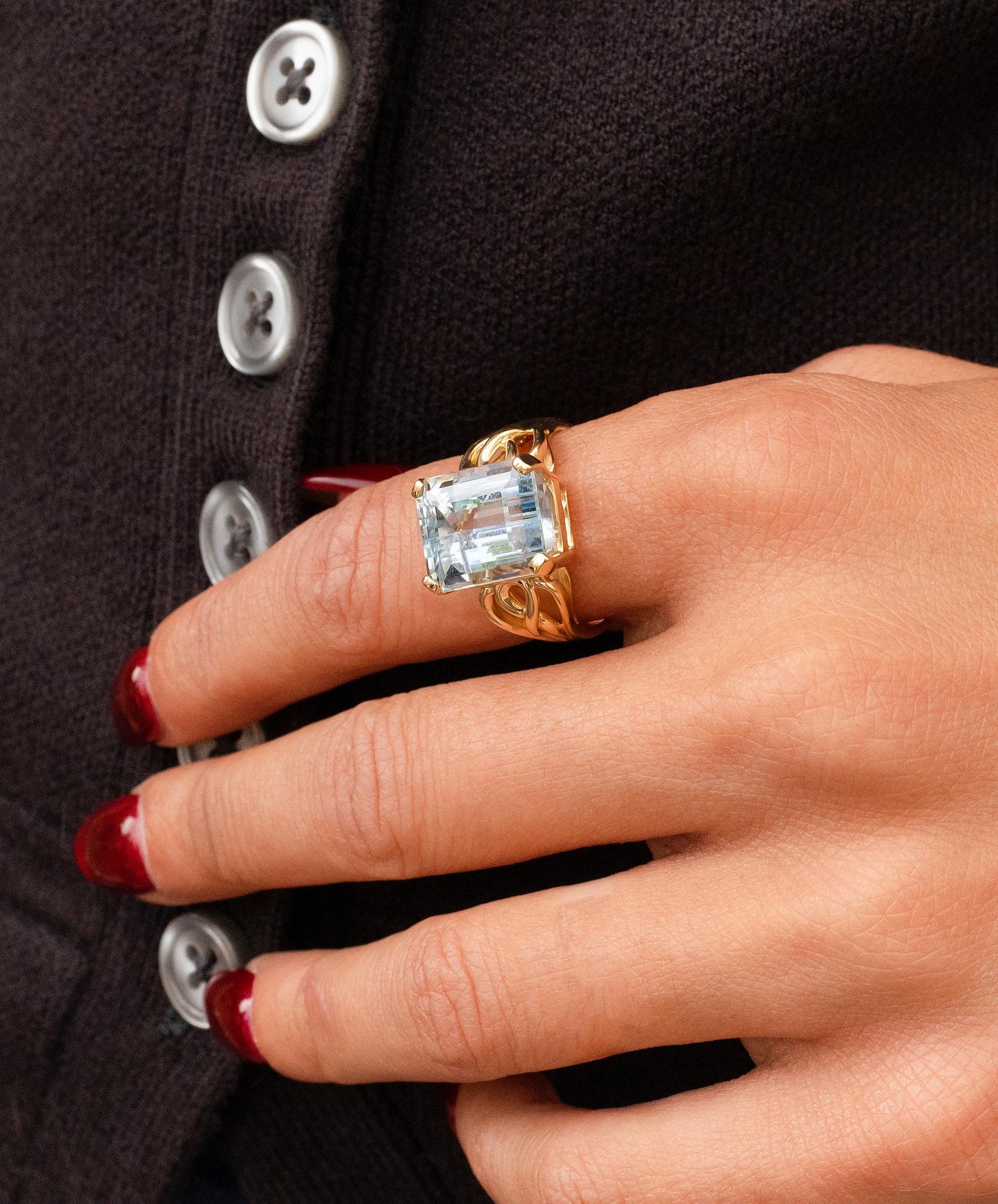 Aquamarine Ring in 14K Yellow Gold