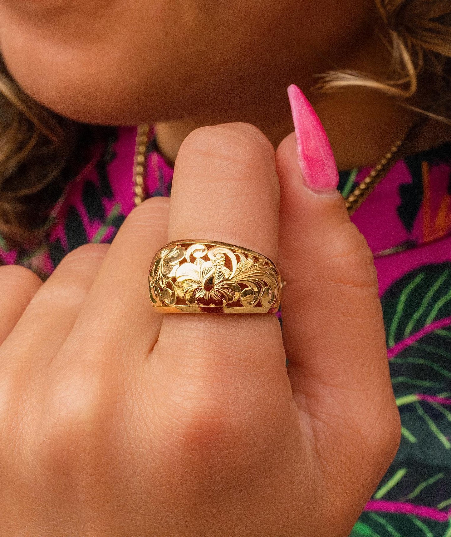 Hawaiian Hibiscus Domed Band Ring in 14K Yellow Gold