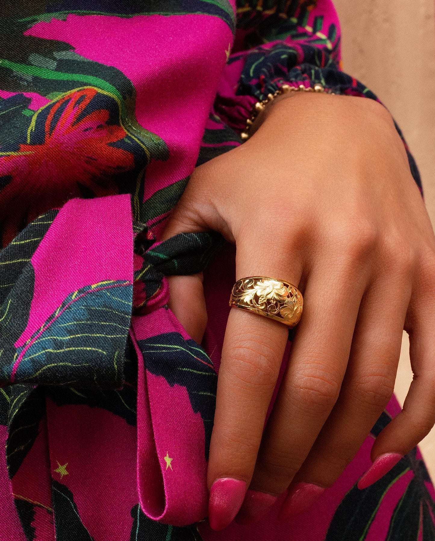 Hawaiian Hibiscus Domed Band Ring in 14K Yellow Gold
