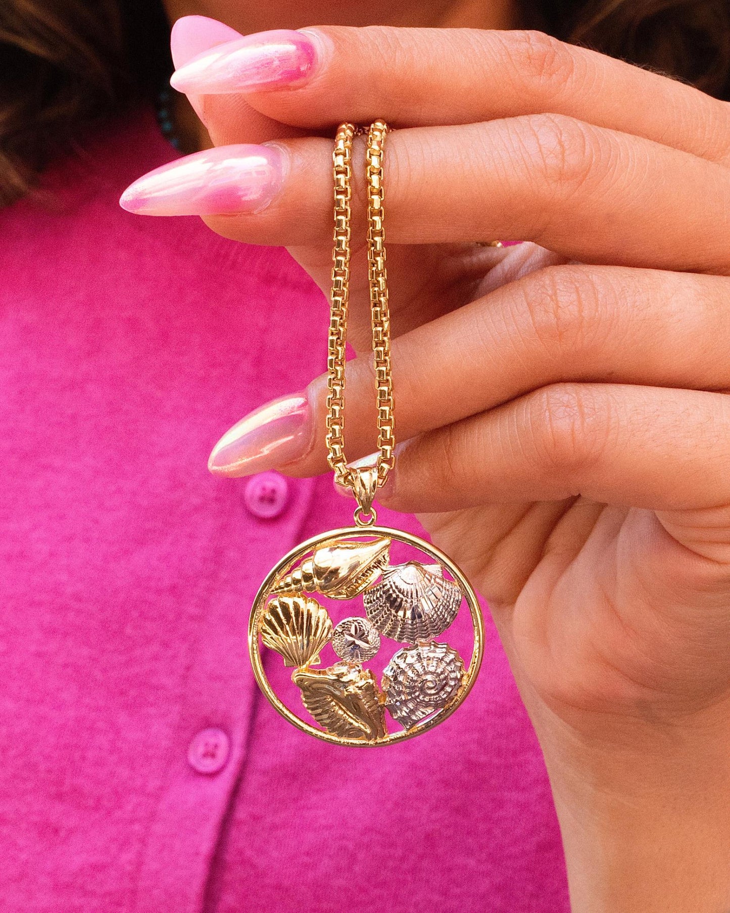 Sea Life Shell Pendant in 14K Gold