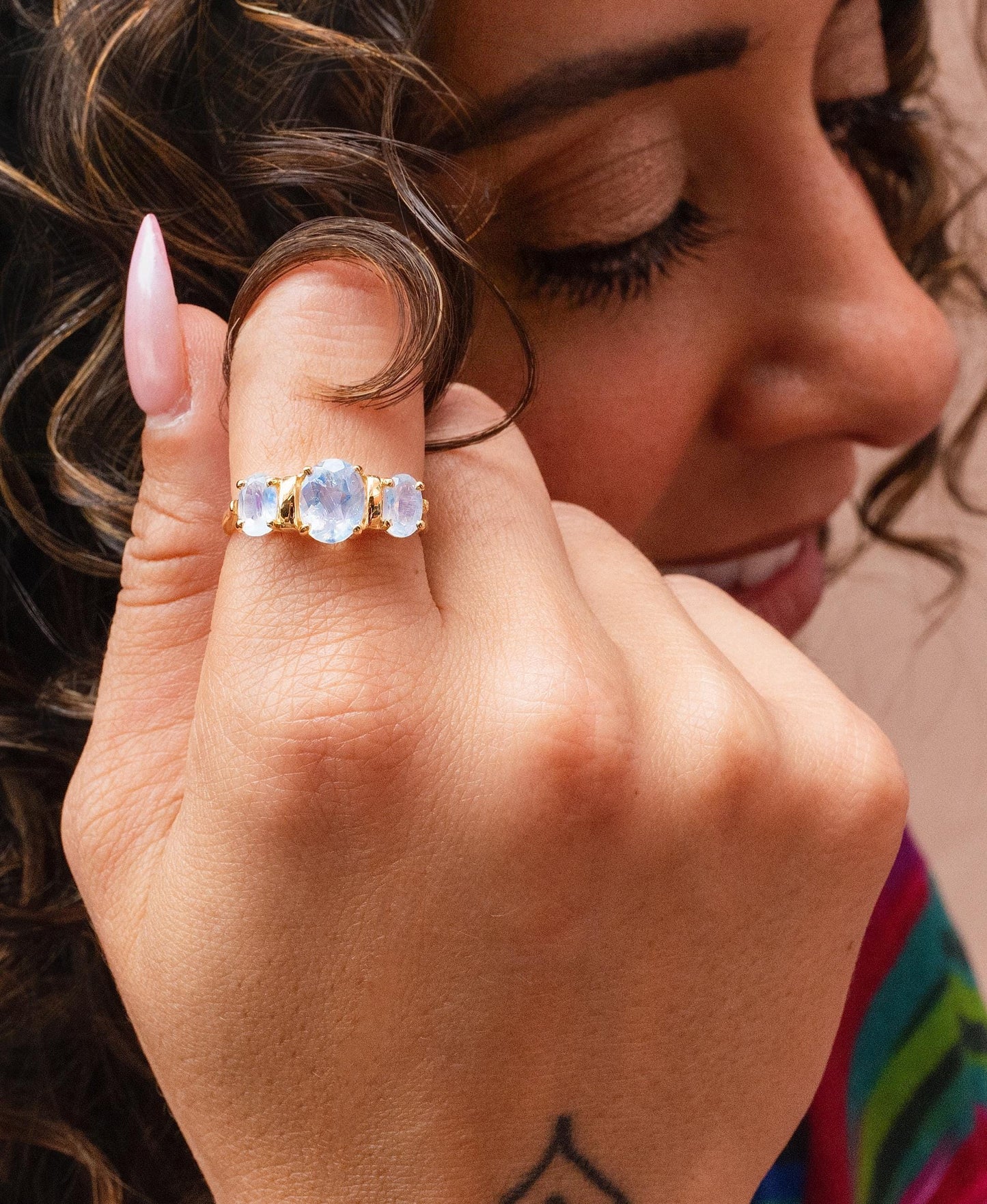 VINTAGE Three Stone Moonstone Ring in 14K Yellow Gold