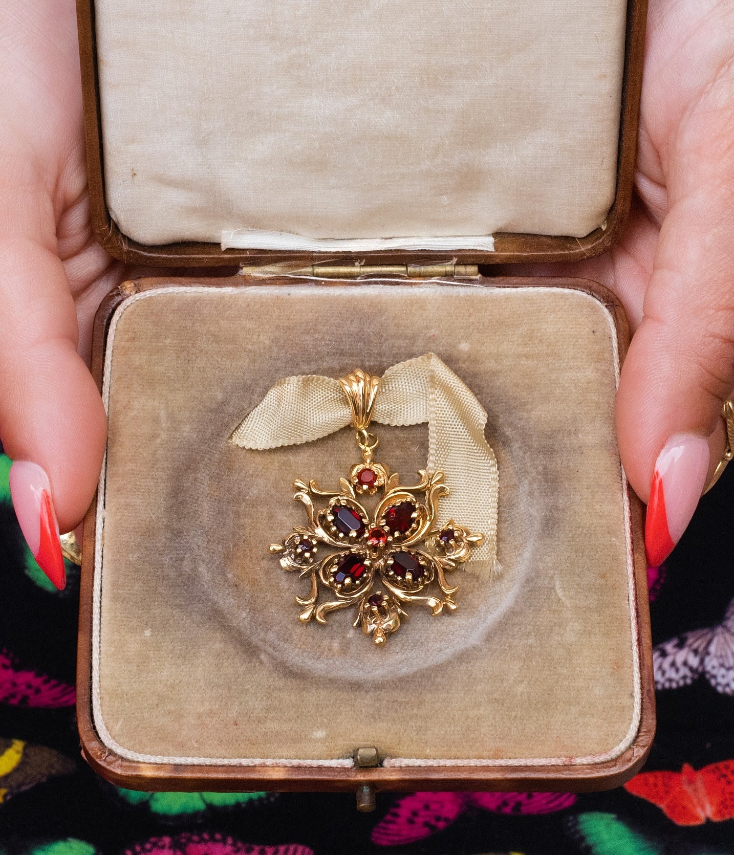 Victorian Garnet Pendant in 14K Yellow Gold
