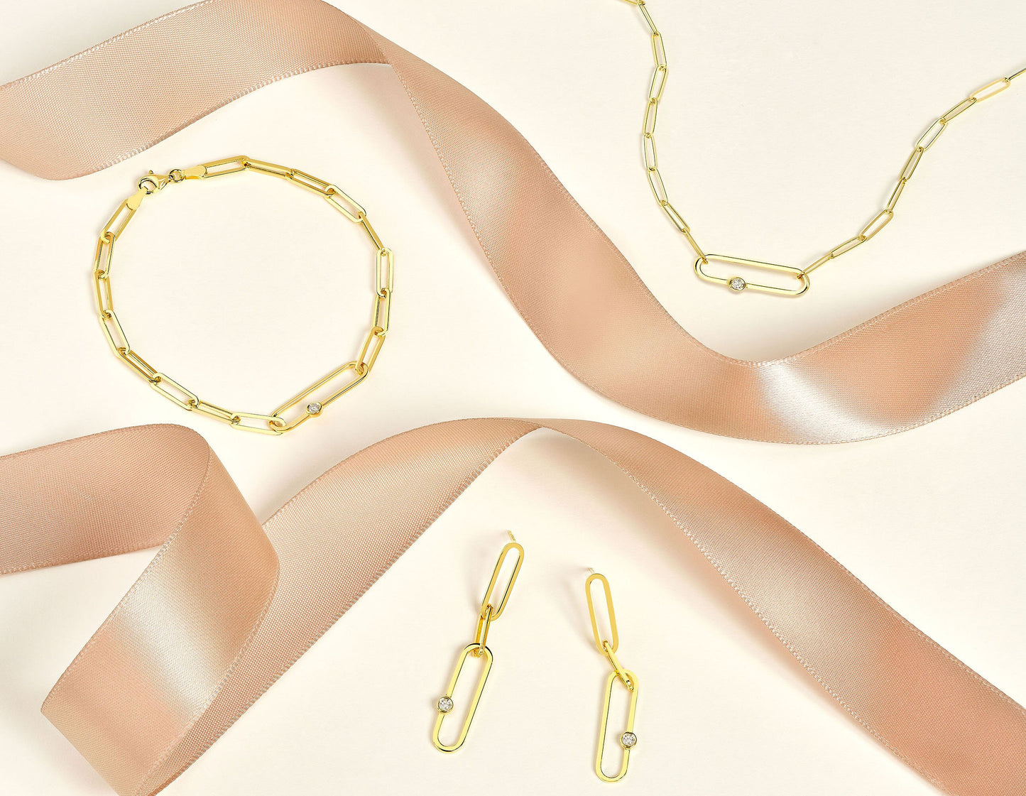 Diamond Accented Paperclip Bracelet in 14K Yellow Gold